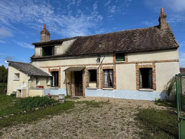 10 mn de Sens dans un petit village