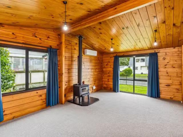 10 Nugget Grove, Raumati Beach, Kapiti Coast