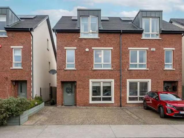 10 Parkside Square, Dublin 13, Balgriffin, Dublin 13, D13A8X6.