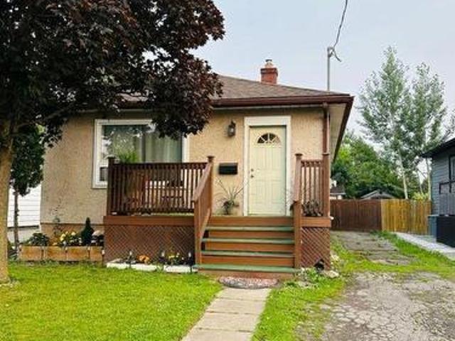 10 Parkwood Drive, St. Catharines, ON, L2P 1H2 house for sale | Listing ID X13588 | Royal LePage