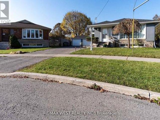 10 Pastrano Court, Toronto, ON, M1M 1X1 house for sale | Listing ID E13507 | Royal LePage