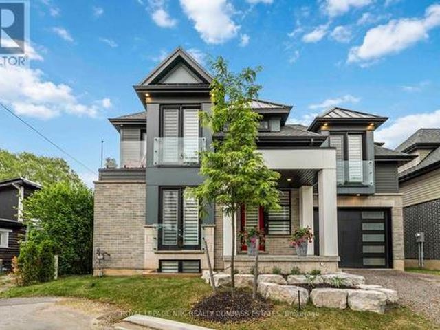 10 Paxton Avenue, St. Catharines Port Dalhousie, ON, L2N 5H8 house for sale | Listing ID X12238 | Royal LePage