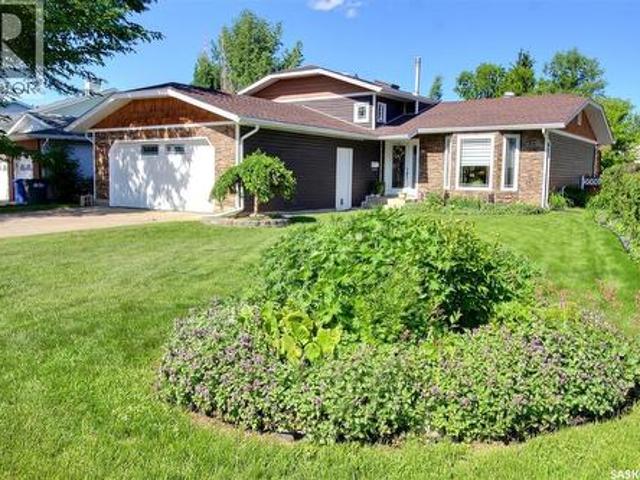 10 Pereverzoff Place, Prince Albert, SK, S6X 1A5 house for sale | Listing ID SK039549 | Royal LePage