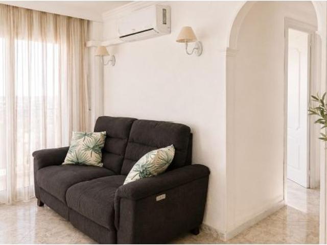 10ª planta luminosa zona Vialia, con vistas abiertas a minutos del mar y Parque de Huelin