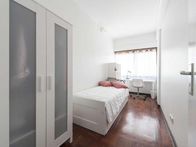 10 quarto, Lisbon Lisbon 1000 113 80986130