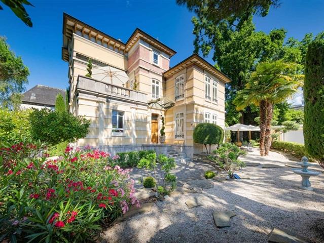 10 Room villa