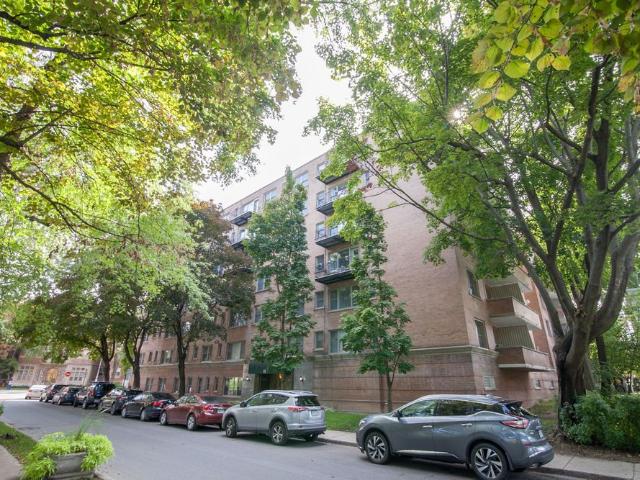 10 Rosemount Avenue