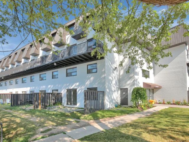 10 Runnymede Road, Kingston, ON K7M 2A1 MetCap Living