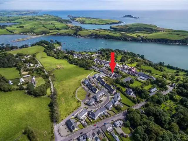 10 Saint Barrahane's Avenue, Castletownsend, West Cork