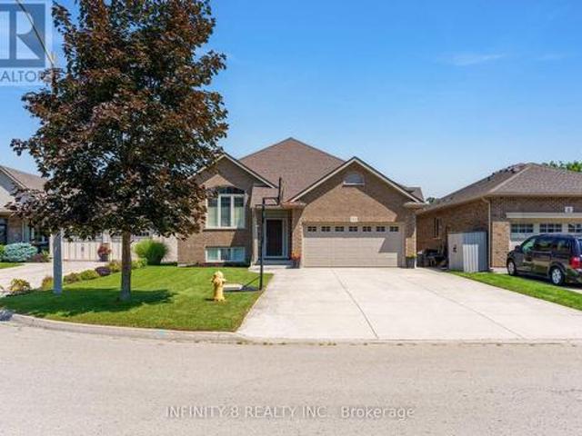 10 Sapphire Court, St. Catharines Lakeshore, ON, L2M 0A4 house for sale | Listing ID X13698 | Royal LePage