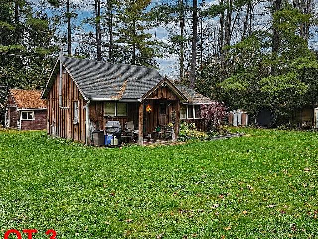 10 Simcoe Rd Deeded Lake Access, Excellent Building Lot