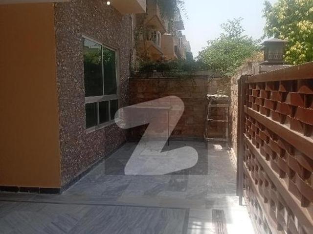 10 Marla House 10kv Solar Double With 10kv Solar Unit 5 Bedrooms House Available For Rent Bahria Town Phase 7