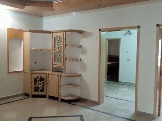 10marla triple story house owner bulit bullet 7bedroom 3kitchen lahore wapda town id 76067