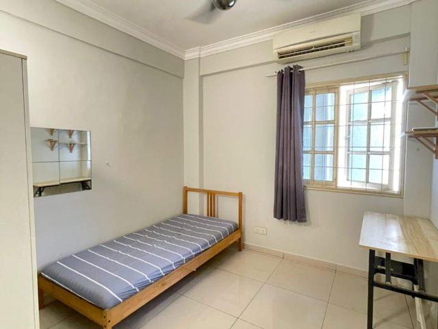 10mins walk to Taylor, FREE WIFI+UTILITIES, Medium Room @ Sunway Court, Pjs 7, Sunway
