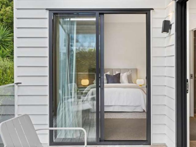 10B Marama Street, Castor Bay, North Shore City