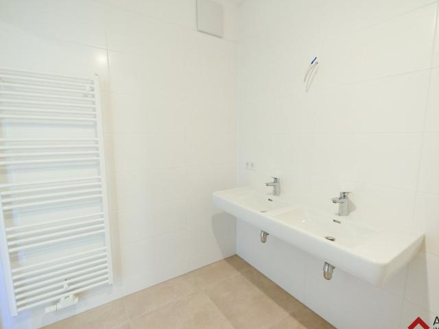 10C19: Moderne 3 Zimmer Wohnung mit Küche und Balkon im Wohnpark GALLI