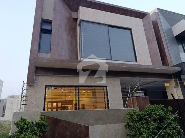 10kv Solar with Backup Security Fence CCTV Semi Furnished Modern Design New