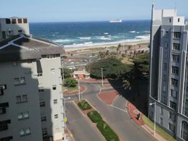 10th floor 2.5 bed apartment with se.