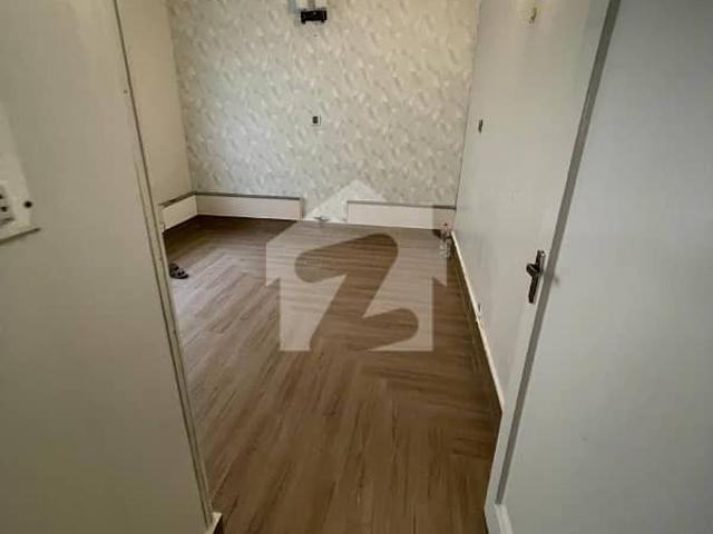 10x10 First Floor Independent Office For Rent