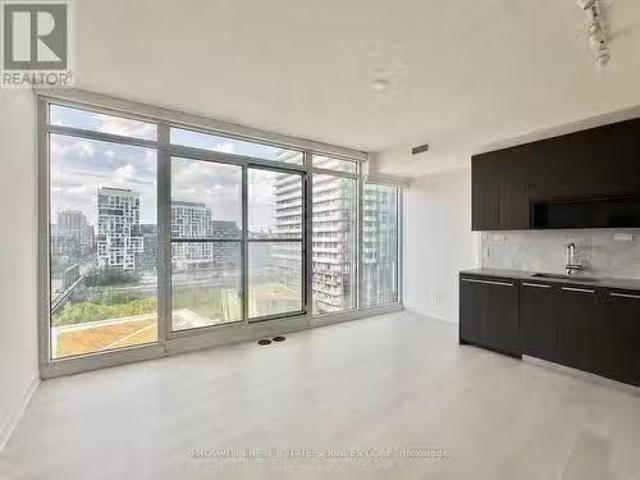 1105 80 Queens Wharf Road, Toronto, ON, M5V 0J3 lease for.