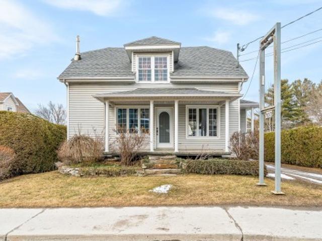 1107 Rue Principale E. Magog, QC, J1X 1Z6 house for sale | Listing ID 23477 | Royal LePage