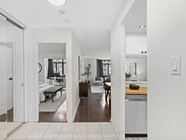 1108 Webb Drive, Mississauga | For Sale @ $449,000 | Condos. Ca