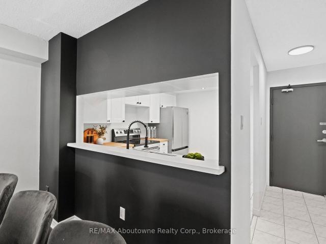 1108 Webb Drive, Mississauga | For Sale @ $488,000 | Condos. Ca