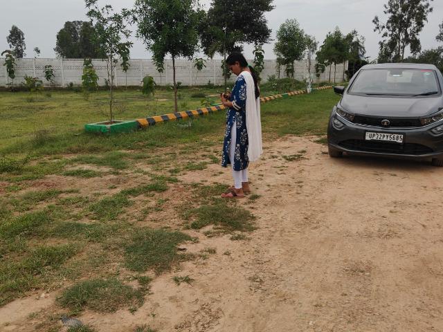 11000 Sq.Ft. Plot in Hazratganj Lucknow Listing ID: #10128