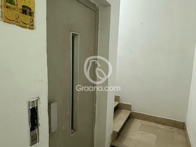 1100 Ft² Flat for Rent