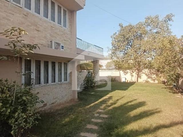 1100 Yards Elegant Super Luxurious 4 Bedrooms Bungalow Most Prime Heart Off Khayaban e jabal Close To Saudi Consulate