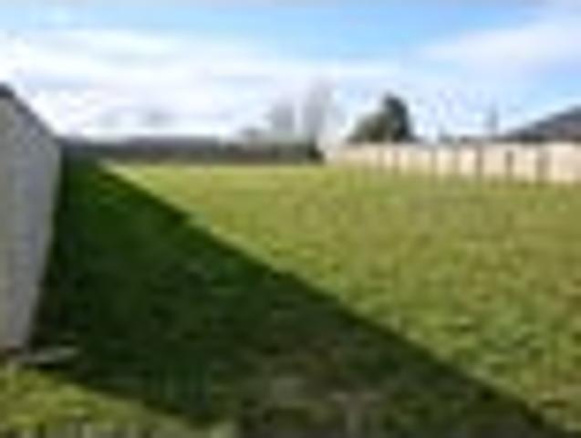 1100m2 Section in The Clearing, Amberley