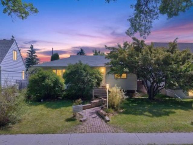 11015 Street, Edmonton, AB, T5M 0B2 house for sale | Listing ID E4497 | Royal LePage