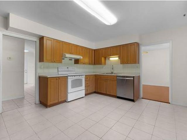 11028 A Street, Surrey, BC, V3T 3L1 house for sale | Listing ID R3147 | Royal LePage