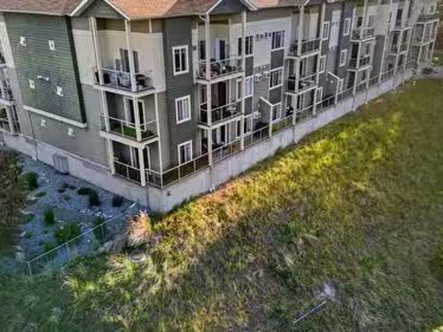 110 2120 Shannon Ridge Drive, West Kelowna, BC, V4T 2Z3 Sing.