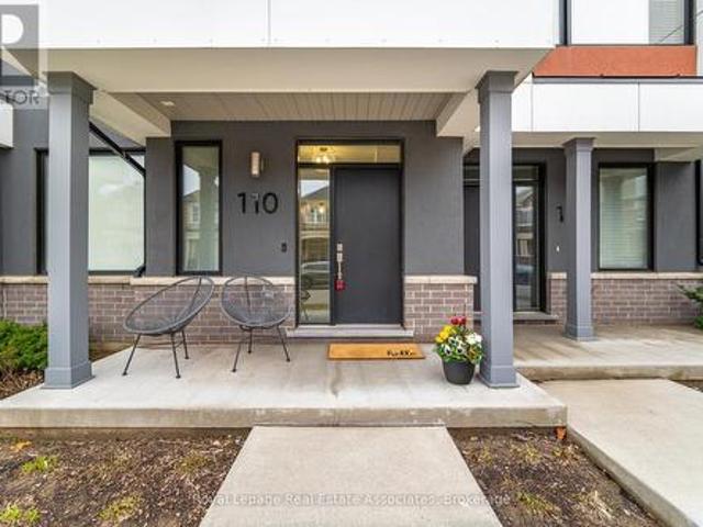 110 Huguenot Road, Oakville, ON, L6H 0J6 townhouse for sale | Listing ID W13168 | Royal LePage