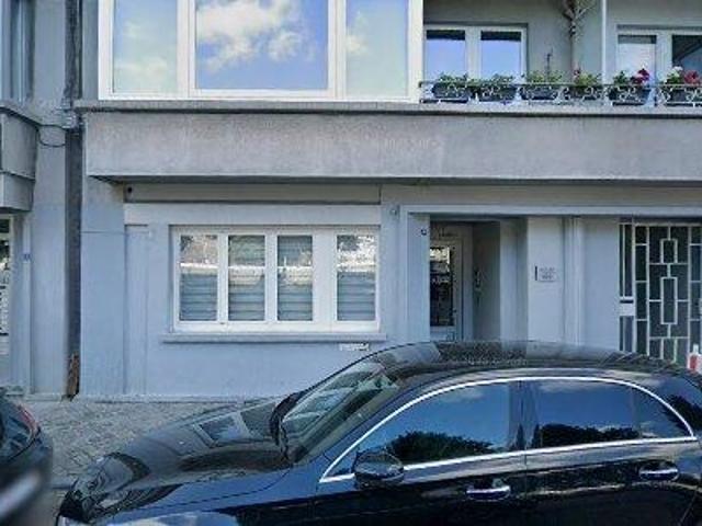 110 m2 apartment for rent in Luik