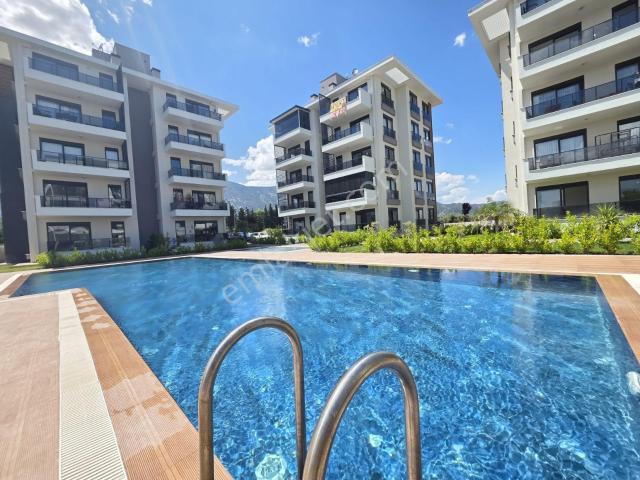 110 M2 Geniş 2+1 / Havuz Ve Dağ Manzaralı / Cam Balkonlu