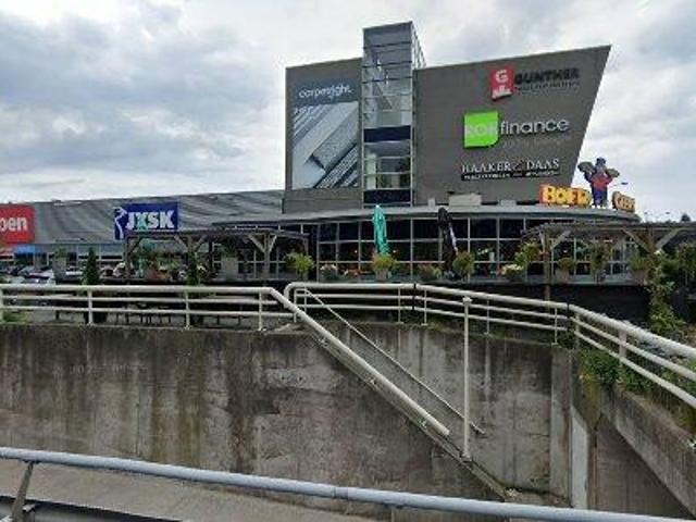 110 m2 office space for rent in Zaanstad