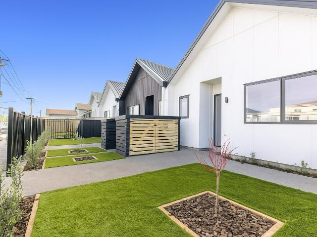 1/10 Mathieson Street