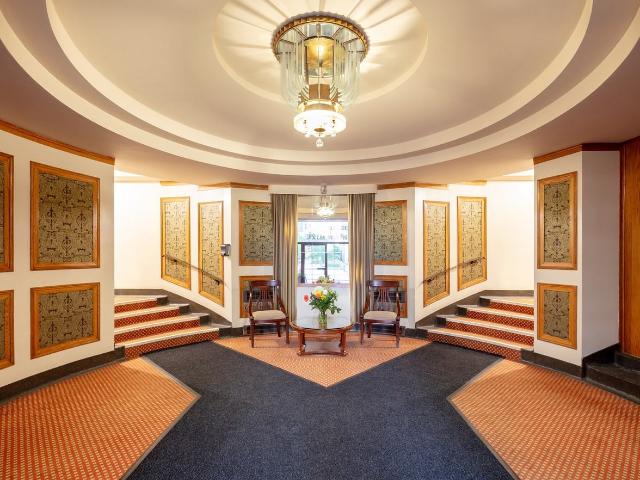 110 St. Clair Avenue W Studio Apartment for Rent at 110 St Clair Ave W, Toronto, ON M4V 1N4 Deer Park