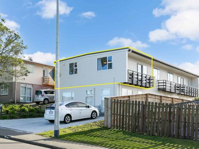 1/10 Stewart Drive, Newlands, Wellington City For Sale