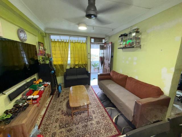 110 Yishun Ring Road HDB Apartment For Sale, $435,000, 2 Bed 2 Bath 688 sqft $632.00 psf