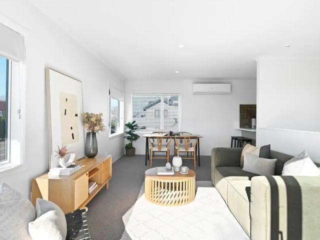 1/1161 Victoria Street