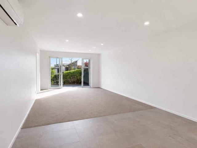 11/16 Hamill Road