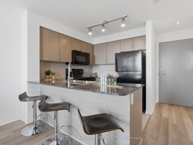 1116 80 Esther Lorrie Drive, Toronto, ON, M9W 0C6 condo for sale | Listing ID W13035 | Royal LePage