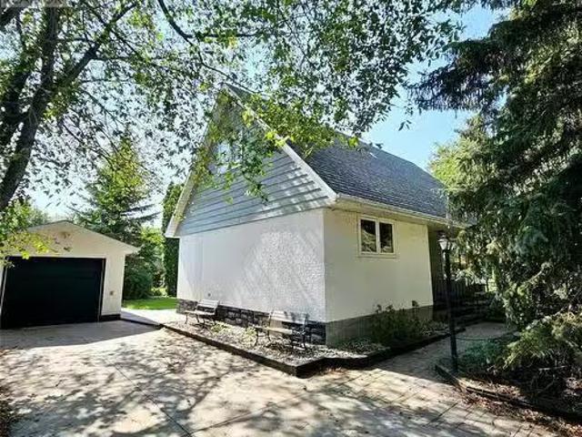 1117 Asquith Drive, Esterhazy, SK, S0A 0X0 house for sale L.