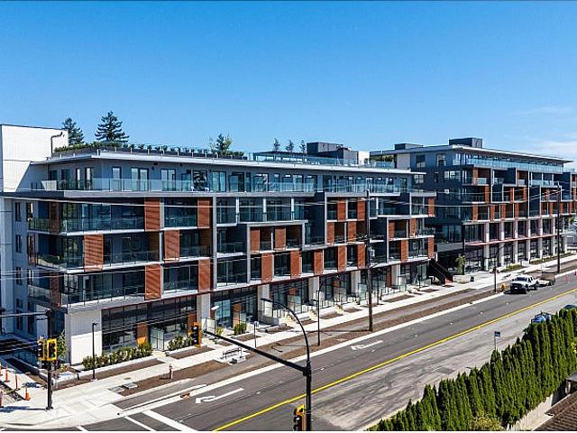111/211 422 E 3rd Street North Vancouver, British Columbia