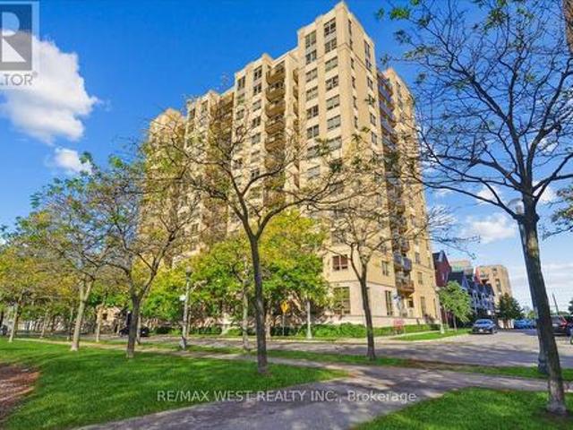 1112 4 Elsinore Path S, Toronto, ON, M8V 4G7 condo for sale | Listing ID W11823 | Royal LePage