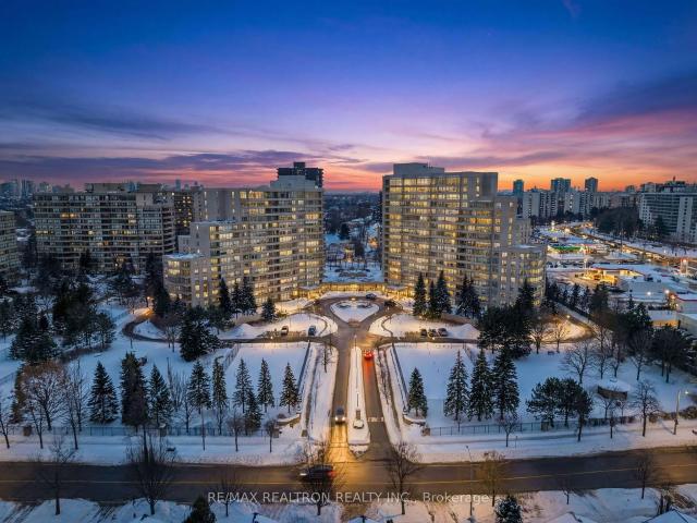 1112 7 Townsgate Drive, Thornhill | Terminated, N12742 | Condos. Ca