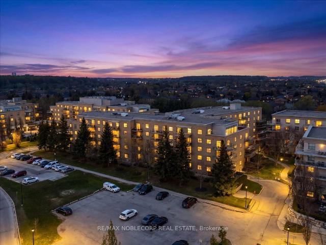 111 2 Rutherford Road, Concord | For Sale @ $789,000 | Condos. Ca